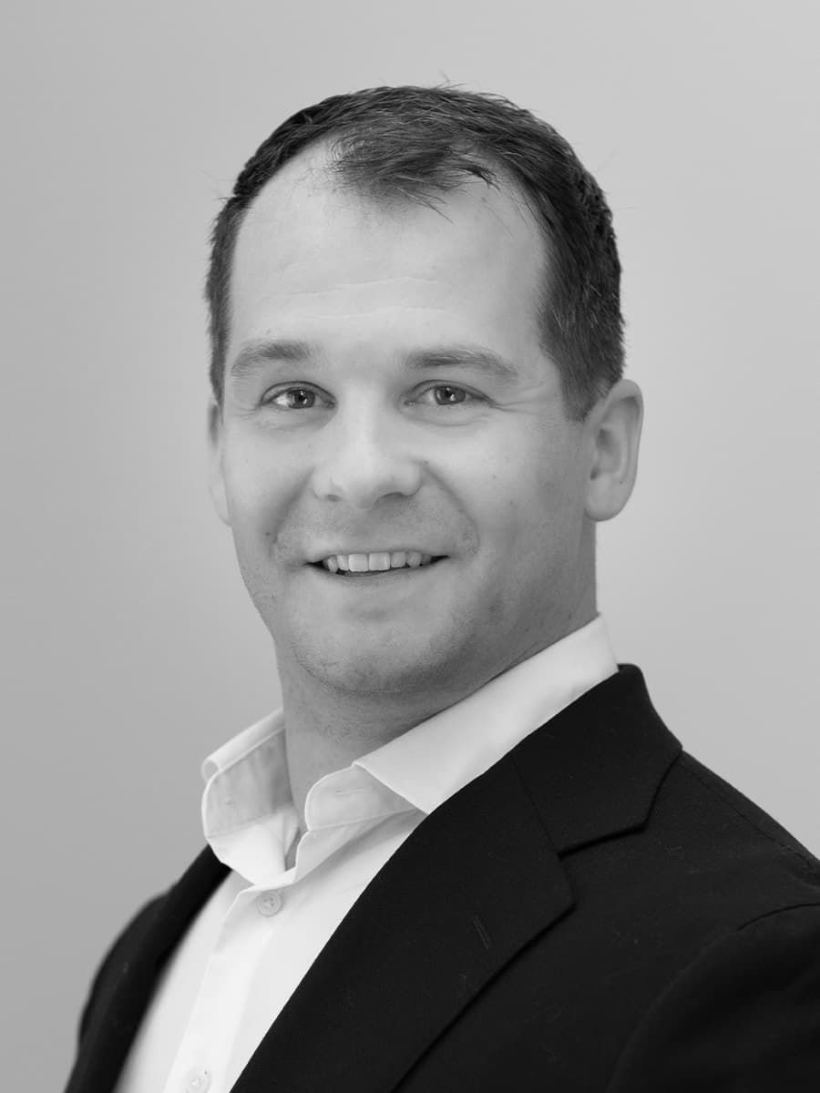 mr. S.R.M. Koenen